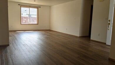 17003 NE 20th St in Vancouver, WA - Building Photo - Building Photo
