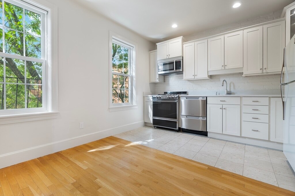 26 Clarendon St in Boston, MA - Building Photo