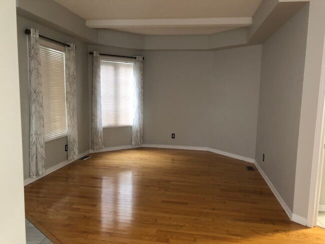 property at 456 Weston Cres