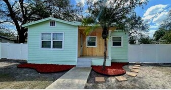 1911 E Poinsettia Ave, Unit Main in Tampa, FL - Building Photo