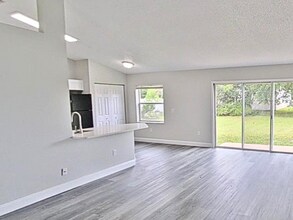 100 Burroughs Dr in Palm Coast, FL - Building Photo - Building Photo