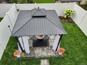 111 Park Ave in Harrison, NY - Building Photo - Building Photo