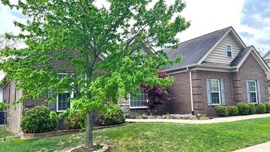 2748 Sullivans Trce in Lexington, KY - Building Photo - Building Photo