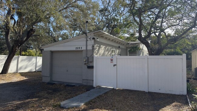 property at 2223 W Harbor Dr S