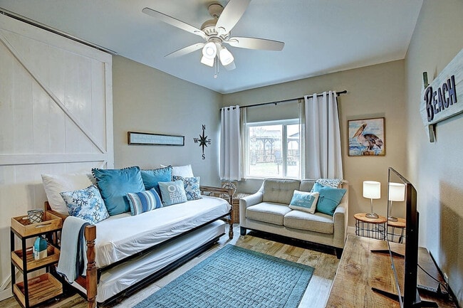 1129 Eleventh St in Port Aransas, TX - Building Photo - Building Photo