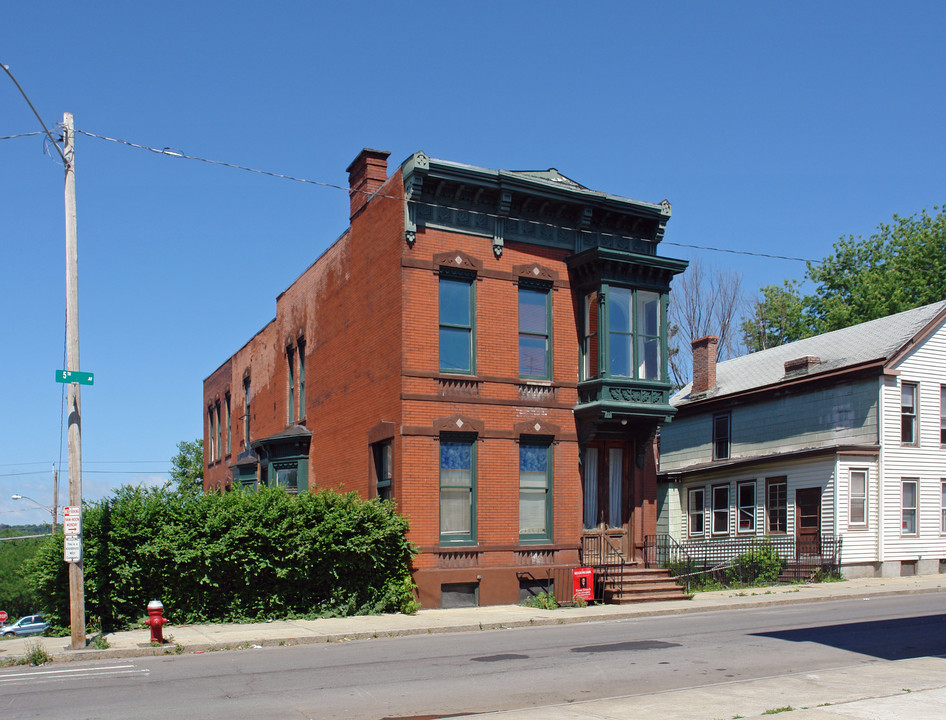 2507 5th Ave in Troy, NY - Building Photo