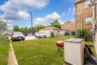 5626 W 64th St in Chicago, IL - Building Photo - Building Photo