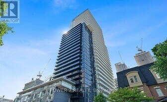 101 Erskine Ave in Toronto, ON - Building Photo