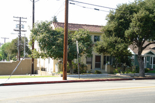 115 N Verdugo Rd Apartamentos