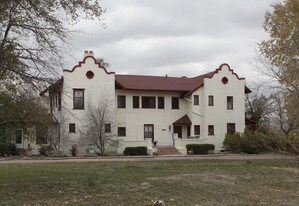 1655 Vrain St Apartments