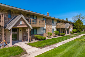 Brookside Apartments in Oshkosh, WI - Foto de edificio - Building Photo