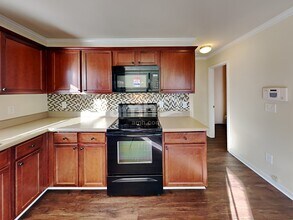 226 Woodcreek Ln in Clayton, NC - Foto de edificio - Building Photo