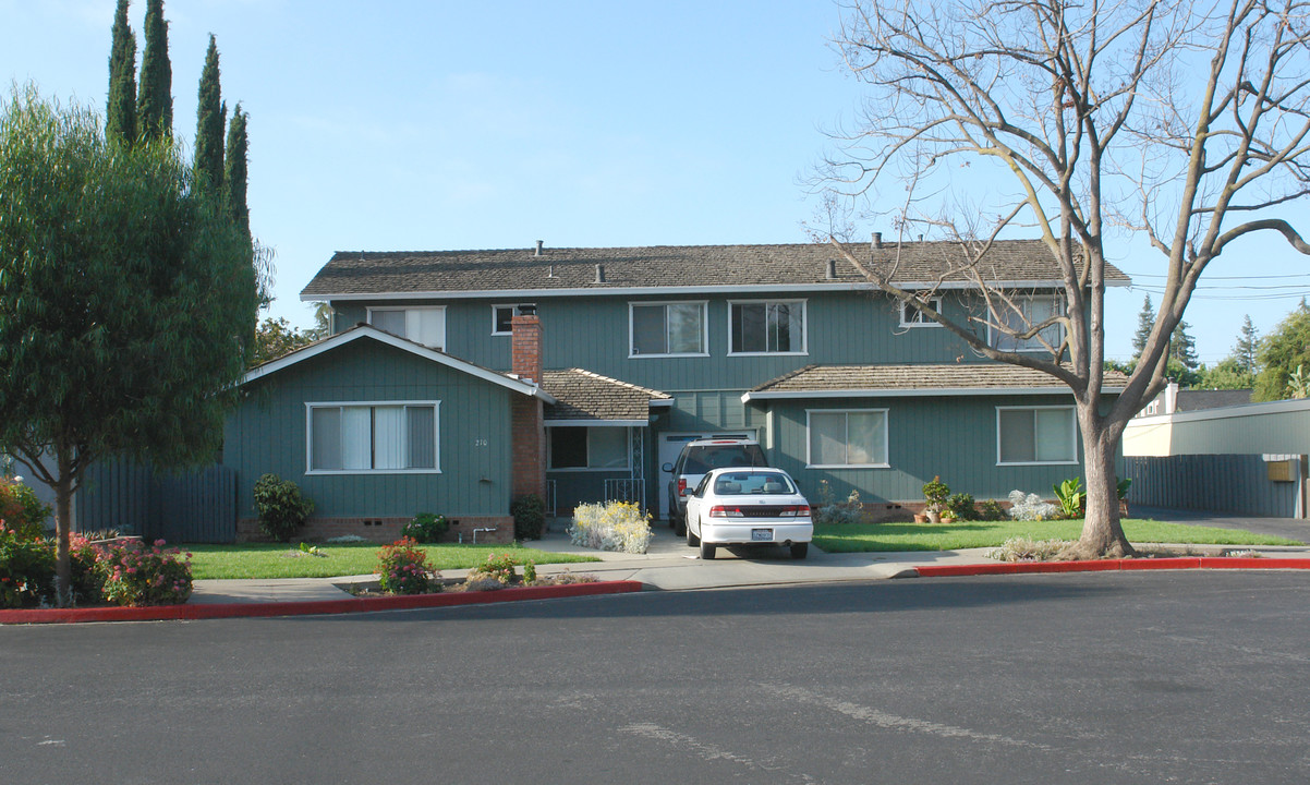 210 Rose Ct in Campbell, CA - Foto de edificio