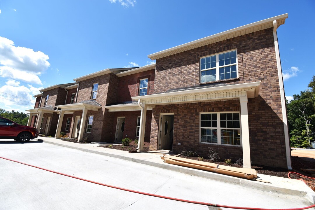 550 Peachers Mill Rd, Unit F3 in Clarksville, TN - Building Photo