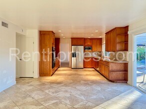 11895 Handrich Dr in San Diego, CA - Building Photo - Building Photo