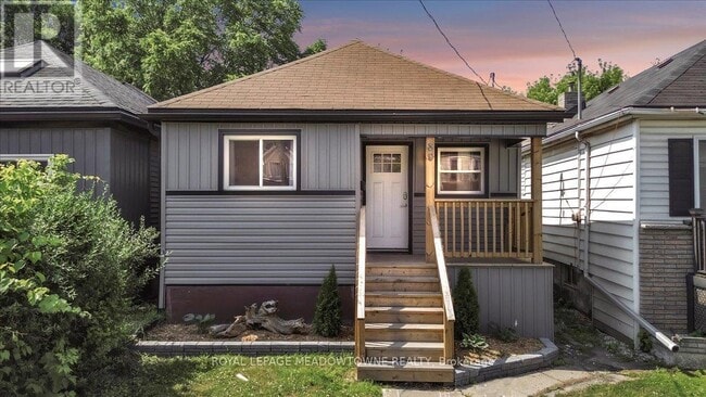 80 McAnulty Blvd in Hamilton, ON - Building Photo - Building Photo