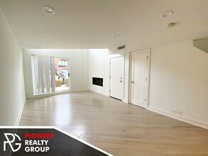 932 W Grace St in Chicago, IL - Building Photo - Building Photo