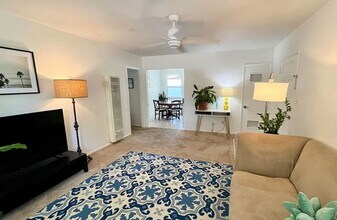 5829 Bowcroft St in Los Angeles, CA - Foto de edificio - Building Photo