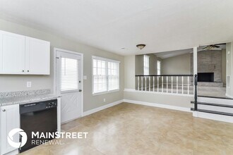 1318 Temple Johnson Rd in Loganville, GA - Foto de edificio - Building Photo