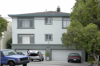 2657 Ivy Dr in Oakland, CA - Foto de edificio - Building Photo