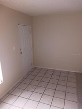 1347 Baywatch Loop-Unit -202 in Tampa, FL - Building Photo - Building Photo