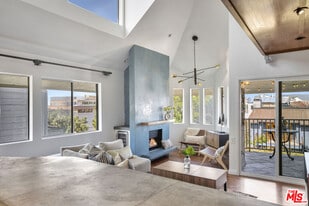 24 Westwind St in Los Angeles, CA - Building Photo