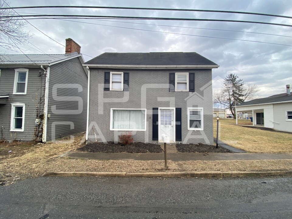 7522 Lincoln Way W in Saint Thomas, PA - Building Photo