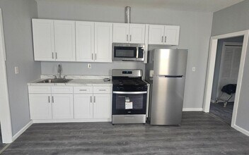 30 Aldine St in Newark, NJ - Building Photo - Building Photo