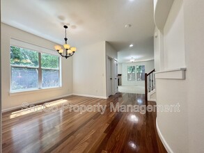 7182 NE Rockridge Pl in Hillsboro, OR - Building Photo - Building Photo
