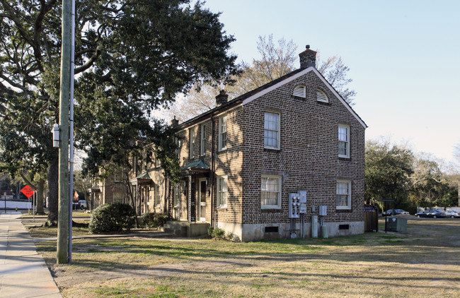 Robert Mills Manor Apartments in Charleston, SC - Building Photo - Building Photo