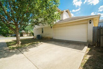 2600 Theresa Blanchard Ln in Austin, TX - Building Photo - Building Photo