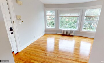 83 Trowbridge St, Unit 1576-1F in Cambridge, MA - Building Photo - Building Photo