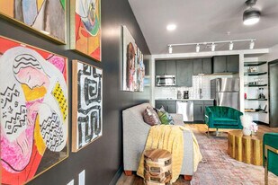 611 Commerce St in New Orleans, LA - Building Photo