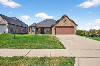 1020 Silverton Dr in Sherman, TX - Building Photo - Building Photo