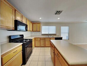 4257 Olympic Point Dr in Las Vegas, NV - Foto de edificio - Building Photo