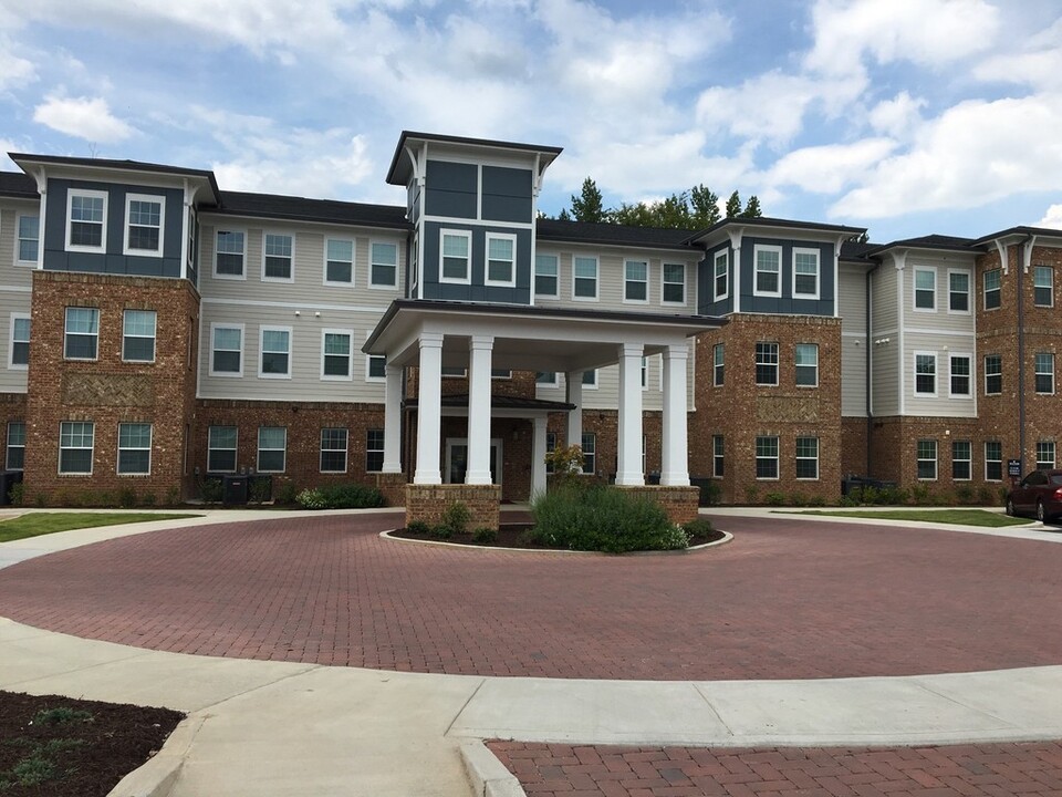 Manor at Broad Street in Fairburn, GA - Foto de edificio