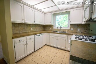 6881 Young Ave NE in Rockford, MI - Building Photo - Building Photo