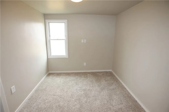 305 Chestnut St in Jeannette, PA - Building Photo - Building Photo