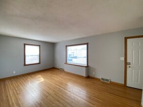 610 6th Ave NW in Rochester, MN - Foto de edificio - Building Photo