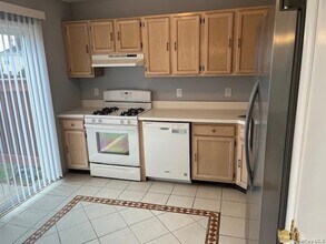 4321 Whispering Hills Rd in Chester, NY - Building Photo - Building Photo