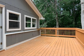 407 Pless Rd, Unit A in Cleveland, GA - Foto de edificio - Building Photo