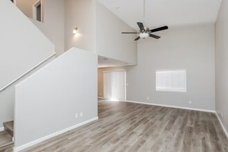 5224 Mineral Lake Dr in Las Vegas, NV - Foto de edificio - Building Photo