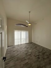 5260 Premiere Hls Dr in Los Angeles, CA - Building Photo - Building Photo