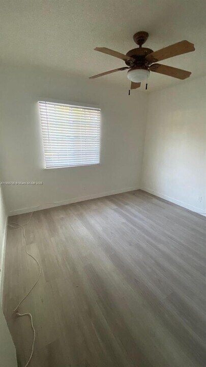 11696 SW 19th St in Miramar, FL - Building Photo