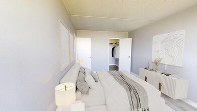 390 Dawes Road in Toronto, ON - Building Photo - Building Photo