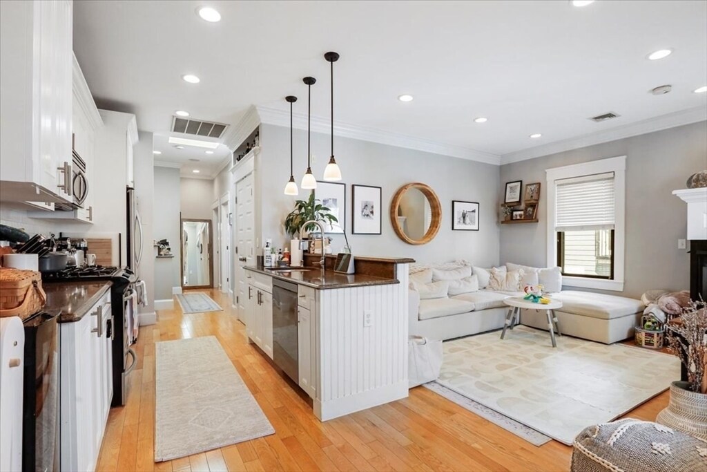 132-134 N St, Unit 2 in Boston, MA - Building Photo