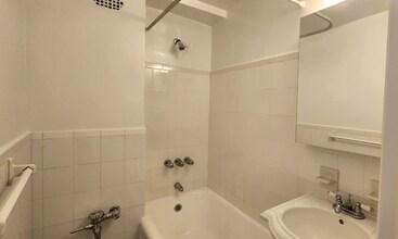 95 Christopher St in New York, NY - Building Photo - Building Photo