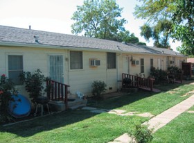 Willow Street Fouplexes Apartments