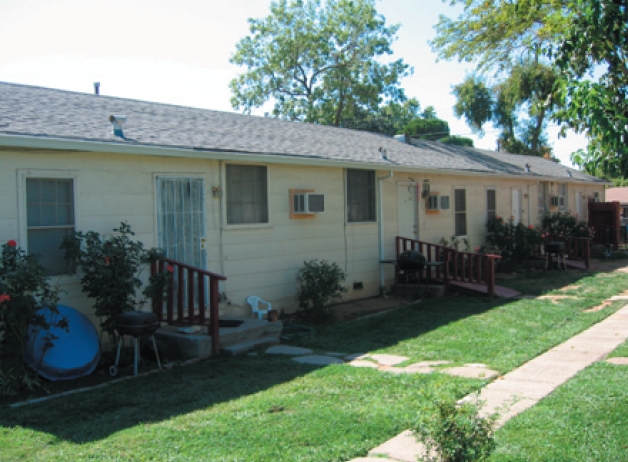 Willow Street Fouplexes in Sacramento, CA - Foto de edificio