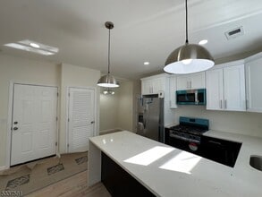 1094 Grove St in Irvington, NJ - Building Photo - Building Photo